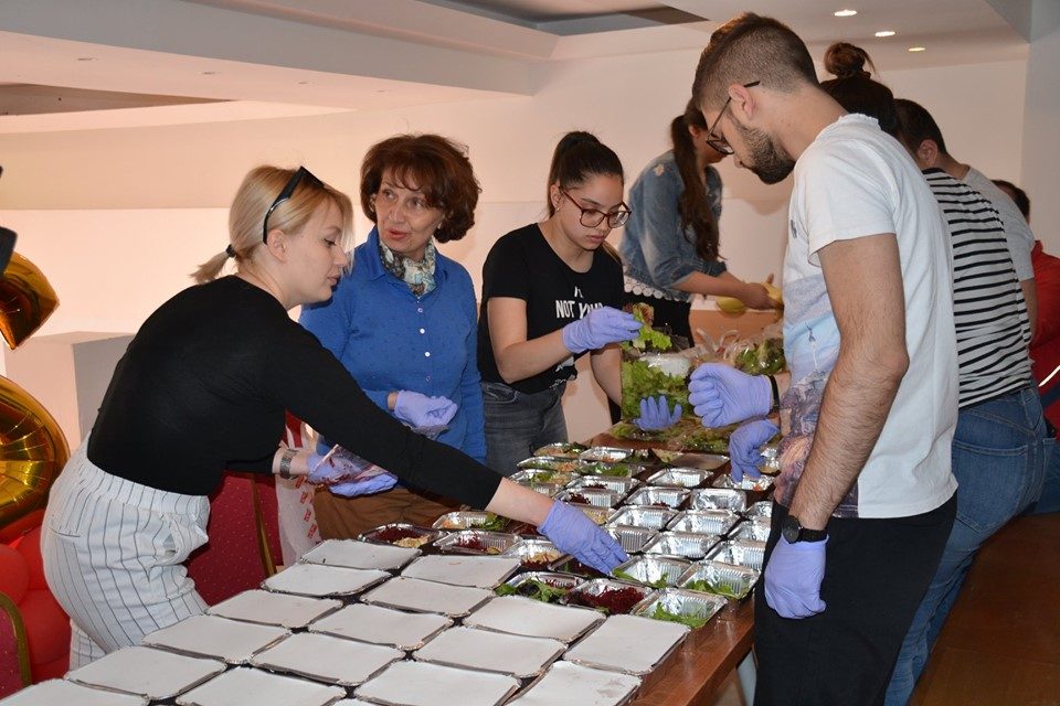 Силјановска: Денеска подготвивме оброци за оние на кои најмногу им се потребни