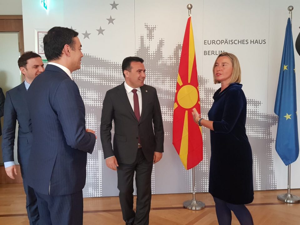 Заев – Могерини: Ги славиме придобивките од Преспанскиот договор