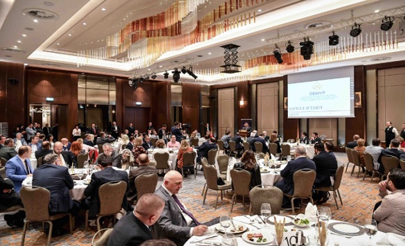 Заев и Пендаровски на ифтарска вечера