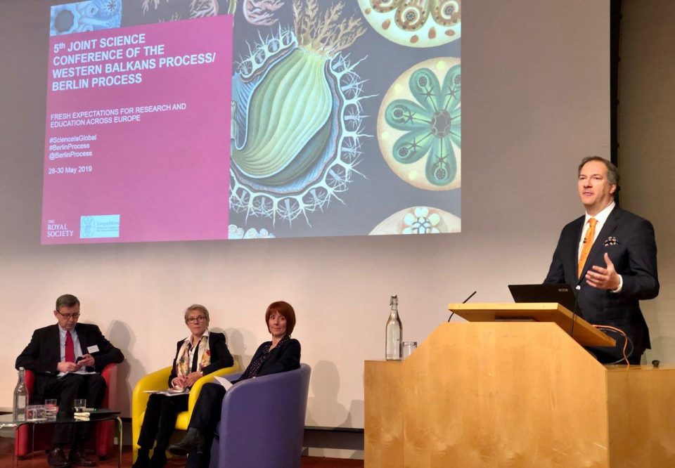 Жерновски: Го очекувам најдобриот извештај за напредокот на државата од страна на ЕК