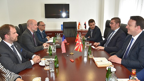 ВМРО-ДПМНЕ: На средбата Мицкоски-Мекарти се потврдија добрите односи меѓу ВМРО-ДПМНЕ и IRI