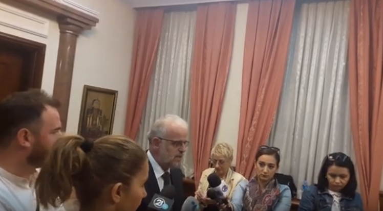 Џафери се изнервира: Не ме споредувајте со Павле Богоевски