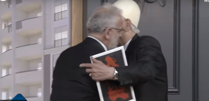 Џафери доби подарок карта од голема Албанија