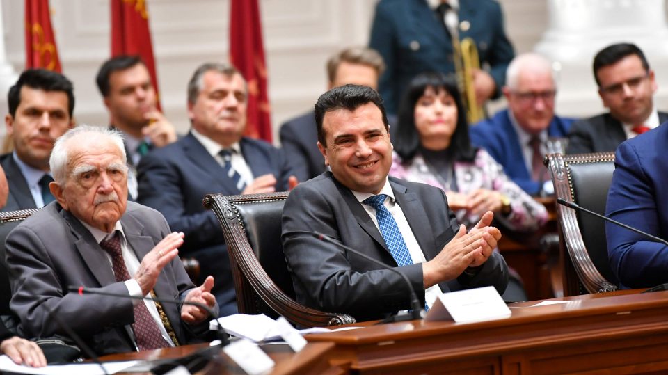 Европа има проблем со премиерот во заминување: Ветува сѐ живо и никому не вели НЕ