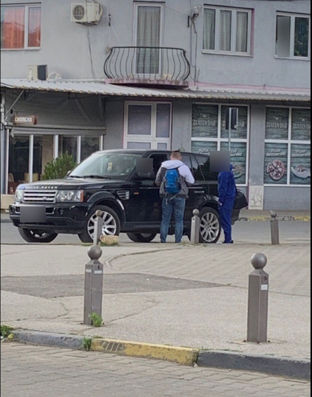 Сомнителни возила со странски регистрации кружат низ Ново Село