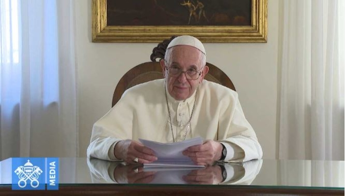 Папата Франциско до граѓаните: Сигурен сум дека вашата земја е добра, најубавите мозаици се тие што имаат многу бои