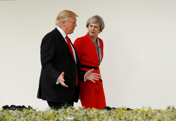Трамп: Жалам за Меј – ја сакам многу