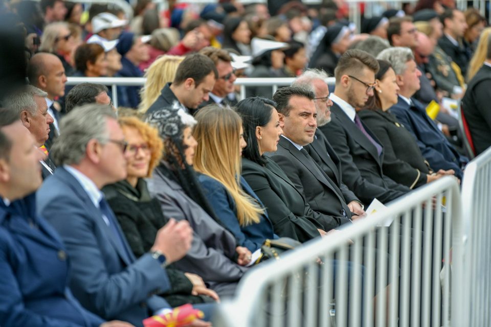 Заев ќе учи од папата како да се справи со корупцијата