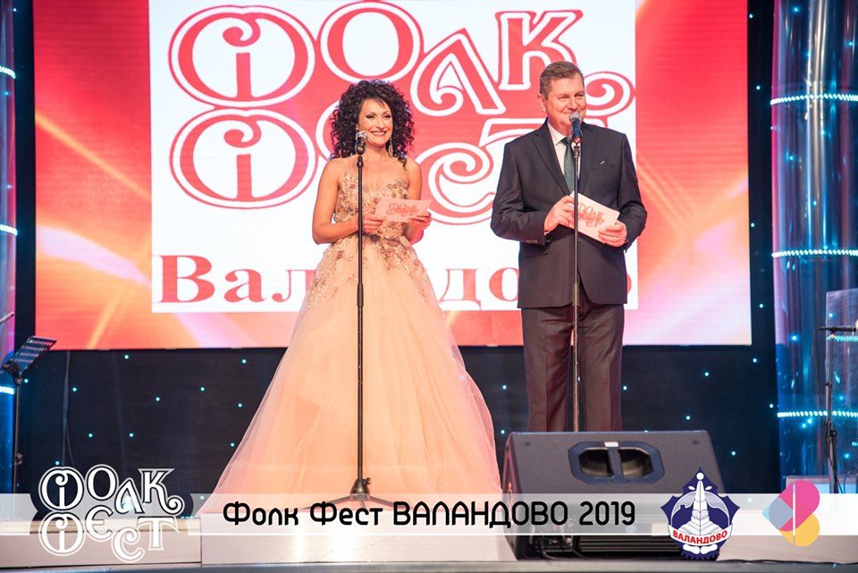 Нема слобода на медиуми кога новинари работат како советници на премиерот