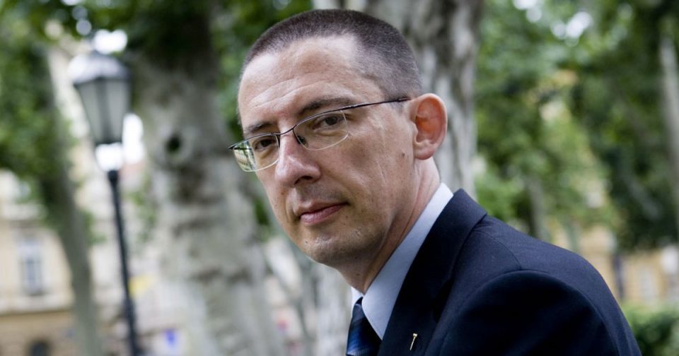 ГРЕКО: Кај вас не се знае до каде е политичка партија, а од каде полиција