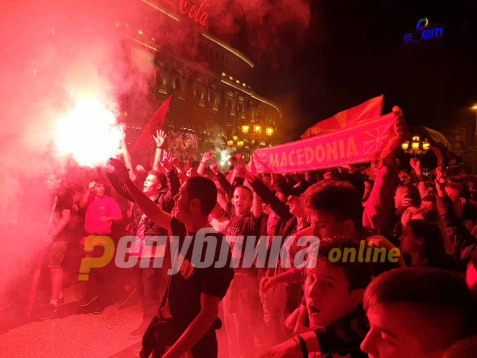 Нека поминат Вардар низ нешто изградено од сегашнава влада