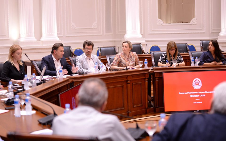 Сорос и Владата потпишаа правила за комуникација на институциите со граѓаните