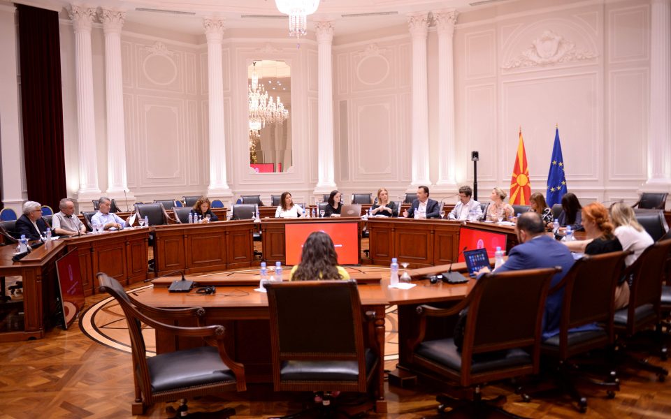 Заев како Монти и Бероу