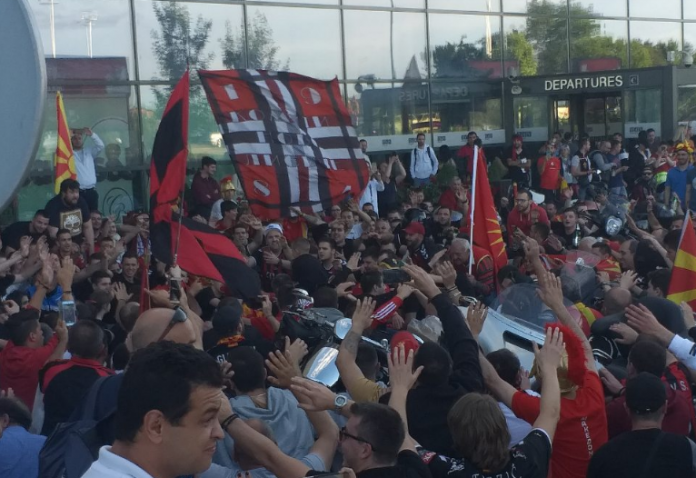 Се загрева атмосферата на аеродромот во Скопје