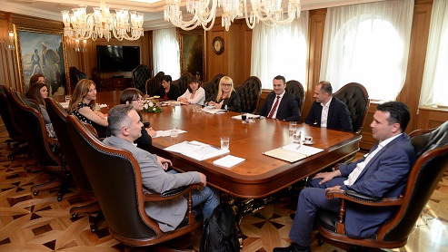 Заев, Филипче, Адеми, Дескоска и Царовска на средба со родители кои не сакаат да ги вакцинираат своите деца