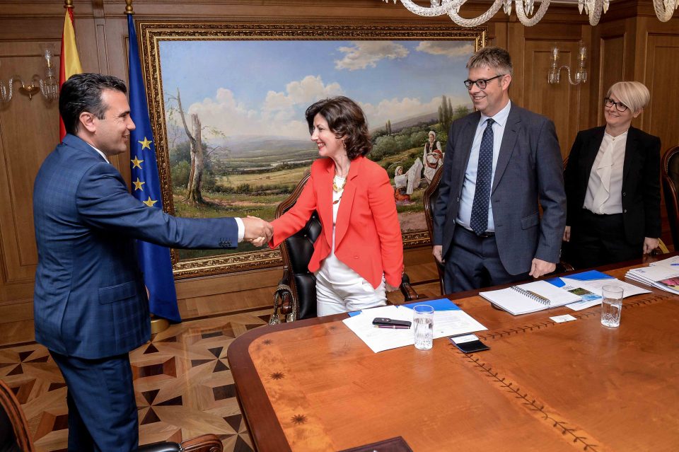 Се бара начин мигрантите да добијат документи и права како сите граѓани во Македонија