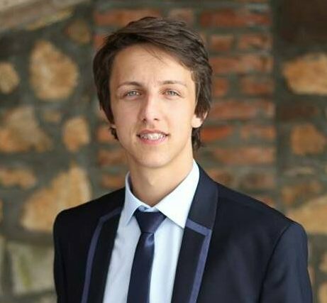 Марко одбил да ја пее химната по текстот на Тамара