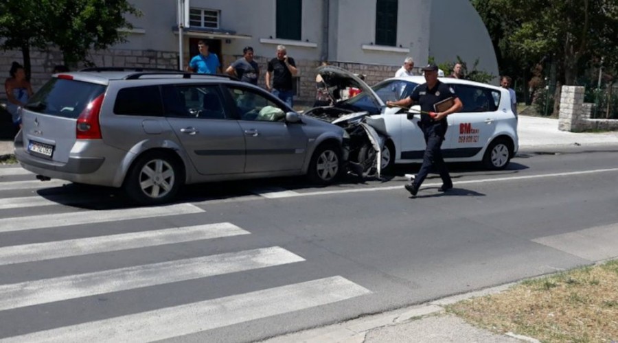 Познат црногорски пејач загина во директен судар кај Тиват