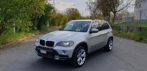 „BMW X5“ украдено вчера во Скопје: Кога го фатиле, крадецот нападнал полицајци