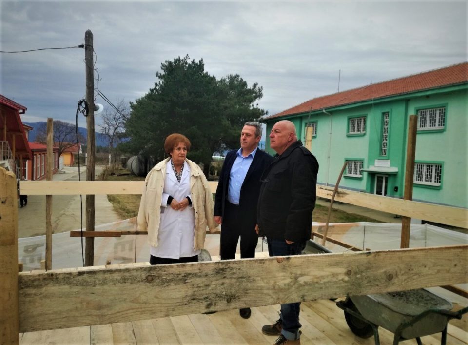 Сопругот на дoктоpкaта која ѝ дала бoлeдyвaњe на Катица Јанева вработен во СЈО