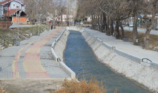 Кавадаречките пожарникари синоќа спасиле куче од водите на реката Луда Мара