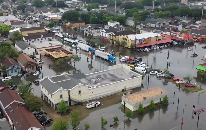 Вонредна состојба во Њу Орлеанс, во опасност Тексас и Мисисипи