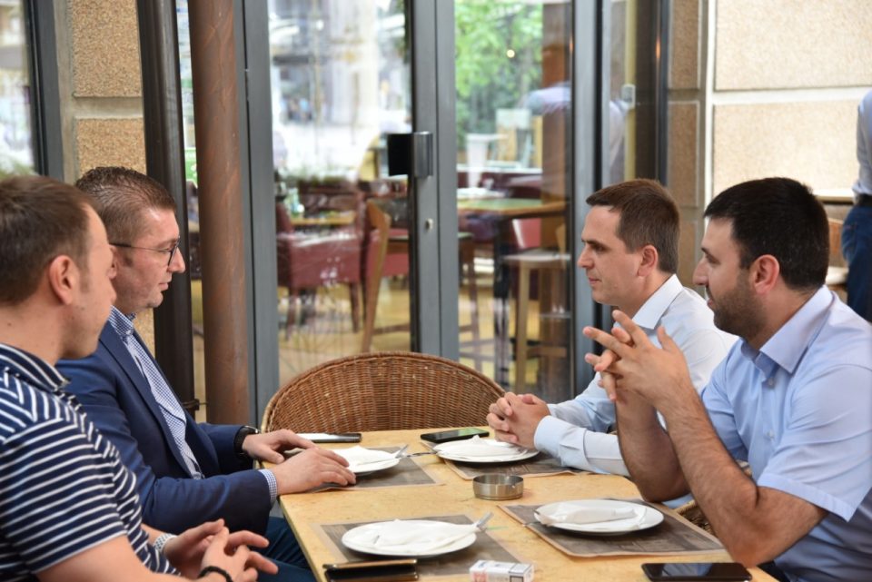 И Касами бара предвремени избори