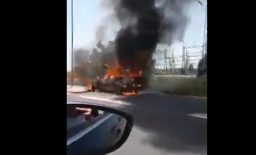 Автомобил целосно изгоре на обиколницата кај Радишани