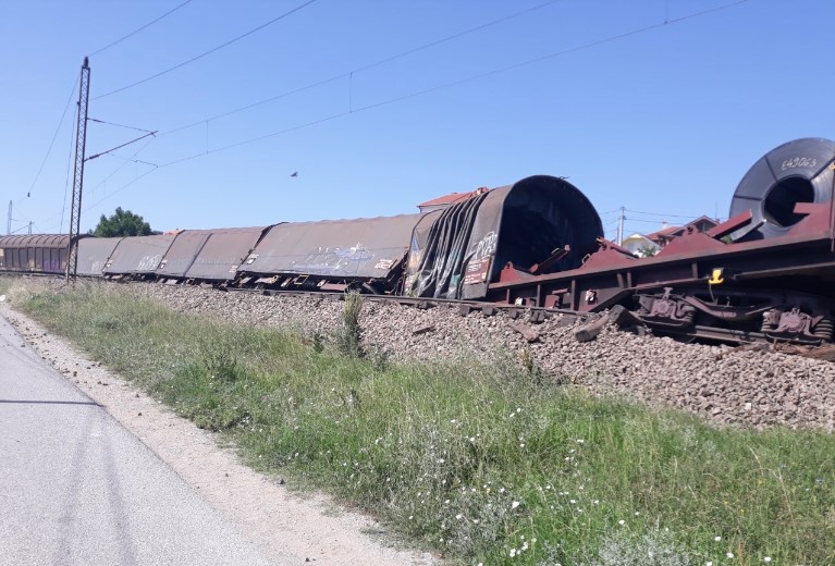 Пругата Скопје-Куманово ќе остане во прекин неколку дена