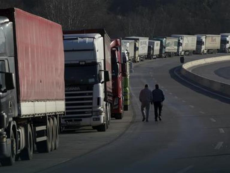 Косово и Македонија на работ на трговска војна: Денеска средба на надлежните институции