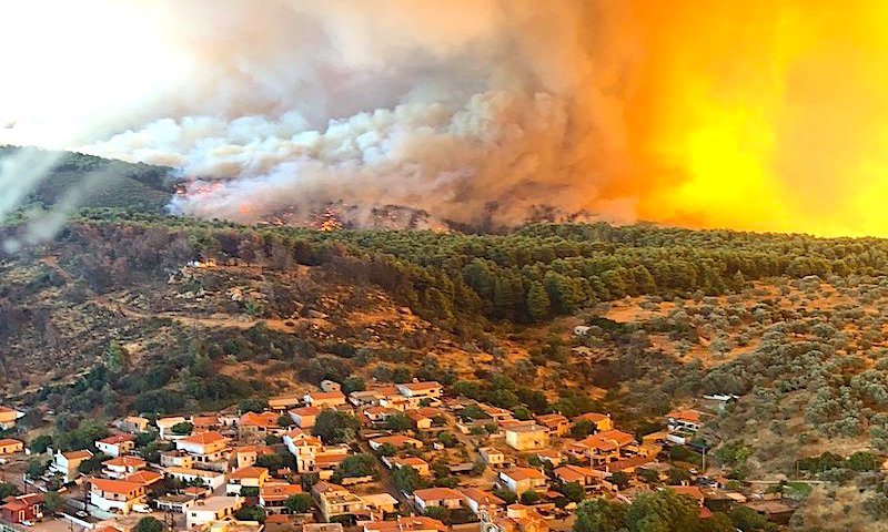 Продолжува гаснењето на пожарот на Евија