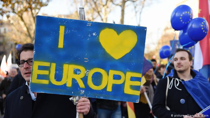 Евробарометар: Опаѓа довербата на Македонците во ЕУ