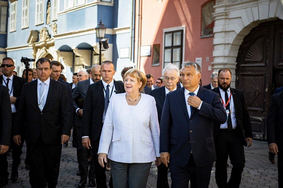 Николоски: Политиките на Меркел и Орбан се иднината на ВМРО ДПМНЕ и на Македонија
