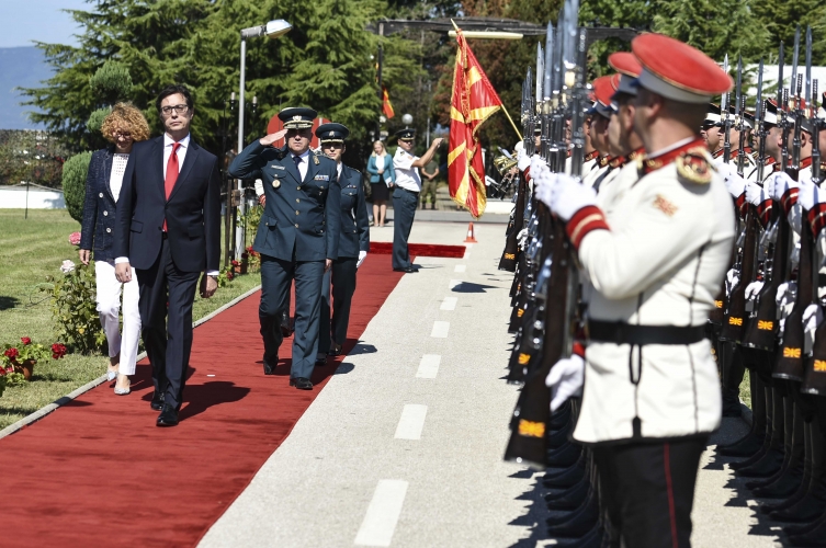 Пендаровски ја назначи полковник Билјана Блажеска за свој aѓутант