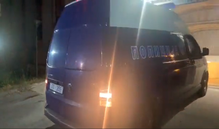 Финишот треба да биде домашен притвор и на крајот банално обвинение, за жената да не била претерано посрамотена