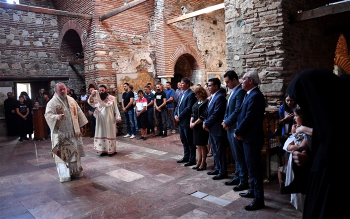 Заев со честитка за Упение Пресвета Богородица