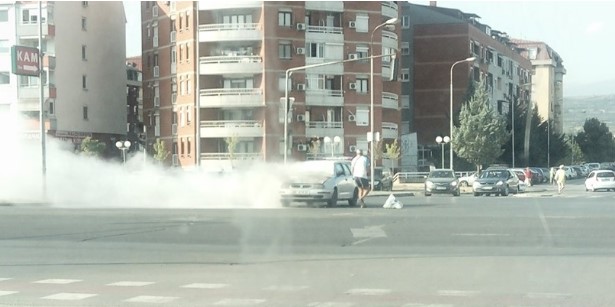 Гореше автомобил на раскрсницата кај Ново Лисиче
