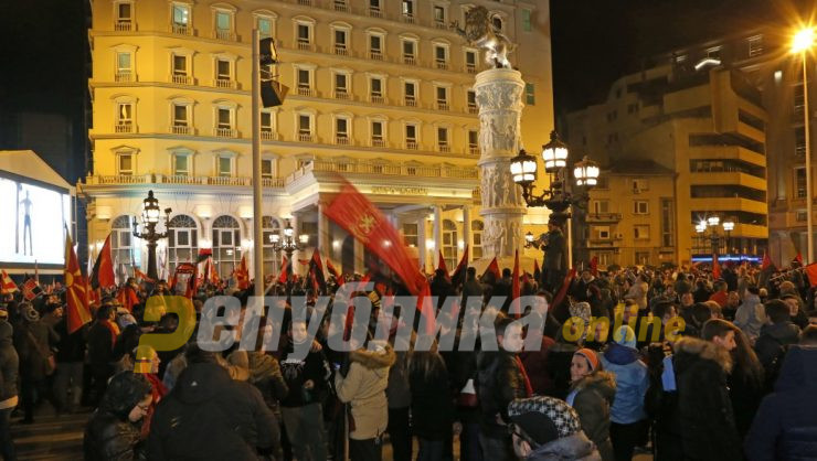 Битката започнува: ВМРО-ДПМНЕ вечерва излегува на улица против поскапувањето на струјата