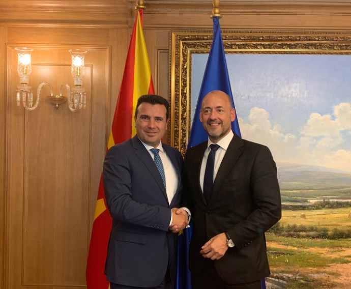 Заев-Перкс: Владата спроведува ефективни политики за децата и младите