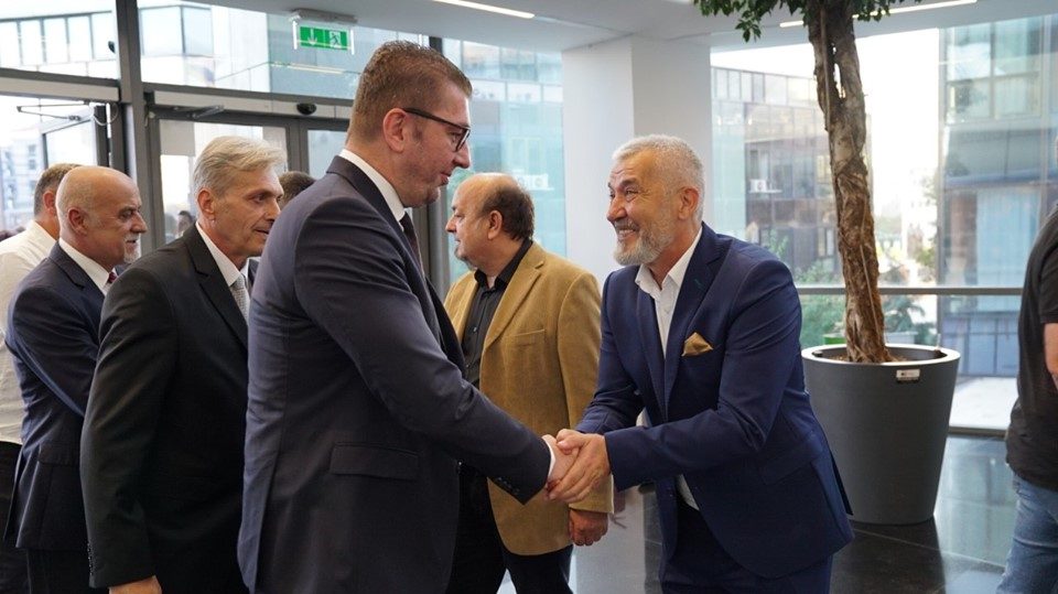 Заедно, здружени да се избориме за подобра иднина: Мицкоски на свечена академија по повод Меѓународниот ден на Бошњаците