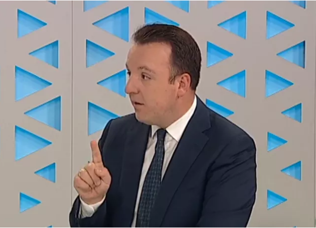 Николоски: Владата не треба да го напаѓа Макрон, туку да ги согледа своите недостатоци