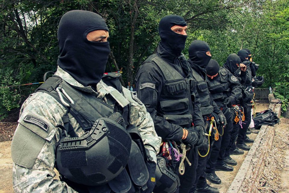 Полицајци и инспектори Албанци: Подготвени сме да ги уништиме наркобандите во Арачиново и Грчец, но имаме пречки од МВР