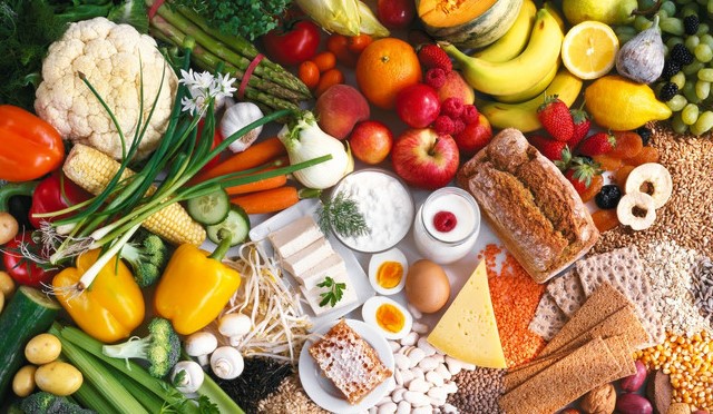 Гутереш: Околу три милијарди луѓе не можат да си дозволат да се хранат здраво