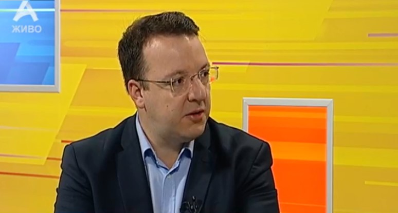 Николоски: Го донесе законот за извоз на канабис со европско знаменце, потоа се чуди зошто не му дале датум