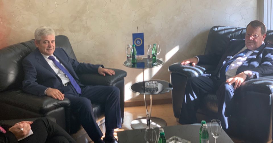 Ахмети: Очекувам датум за почеток на преговори за Македонија и Албанија
