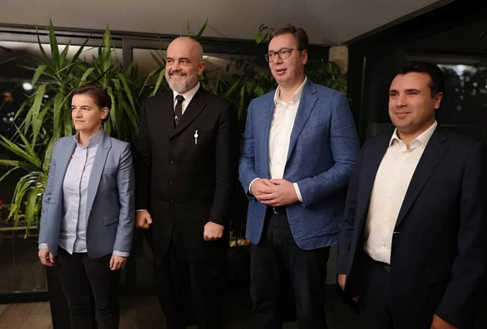 Заев се бореше со српските падежи по улиците на Нови Сад