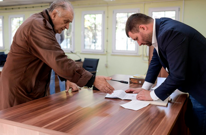 Центарци со реални проблеми излегоа пред Богдановиќ