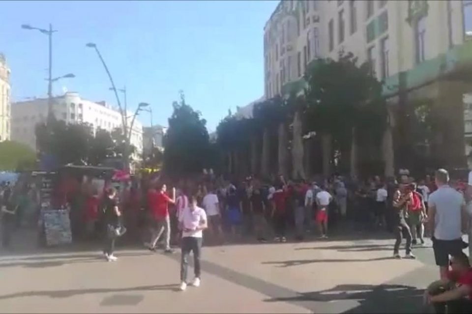 „Делиите“ и навивачите на Олимпијакос го окупираа Белград