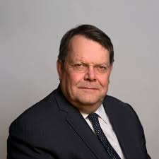 Холандскиот амбасадор Дирк Јан Коп: Состојбите се како брод што тоне