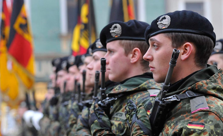 Германските војници на Мали лути на министерката за одбрана поради одложениот лет за дома